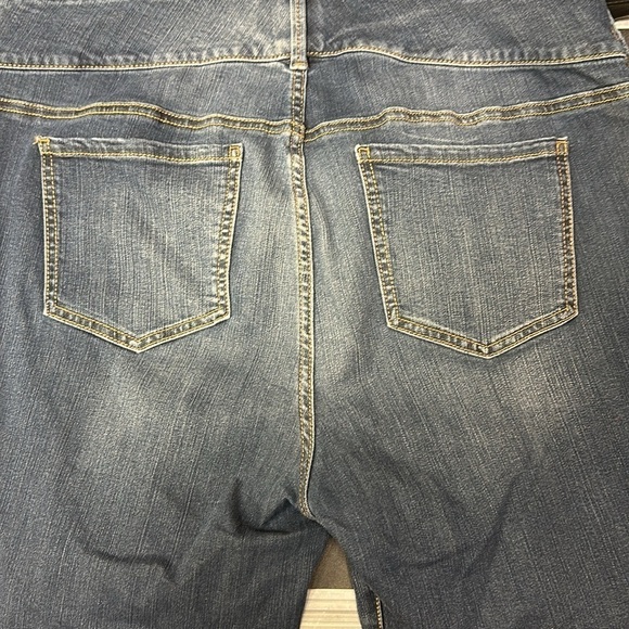 539.   Torrid size 18 R - Picture 5 of 8